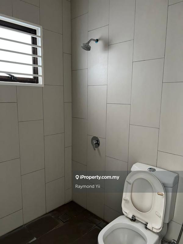 Rumah Berangkai 3 Tingkat untuk Disewa di 5R+5B Setia Utama 2, Setia Alam oleh Raymond Yii - iProperty.com.my