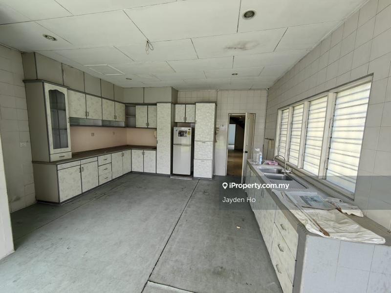 Bungalow House for Sale in Sea Park, Petaling Jaya by Jayden Ho - iProperty.com.my