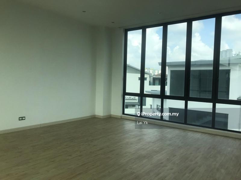 Bungalow House for Sale in Subang Heights, Subang Jaya by Lai Yk - iProperty.com.my