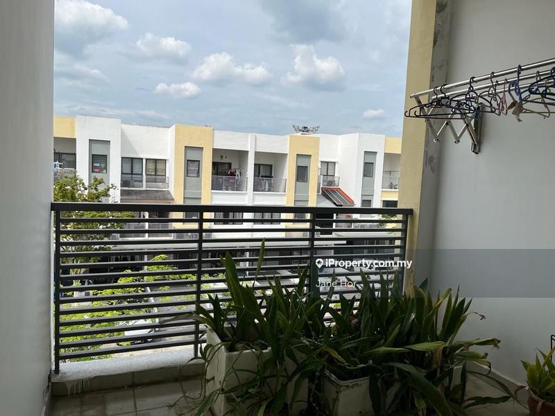 Townhouse for Sale in 16 Sierra, Puchong by Jane Hor - iProperty.com.my