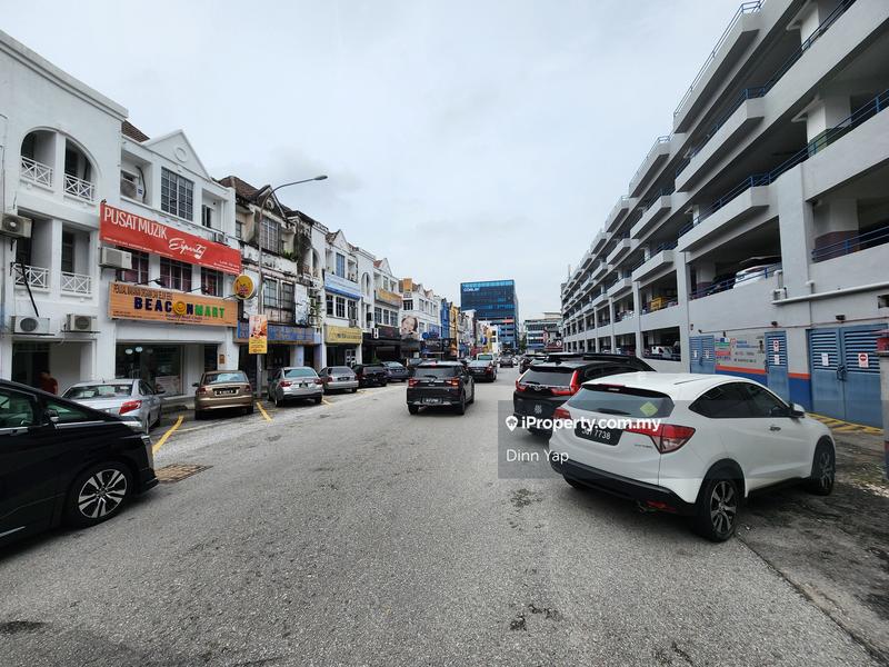 For Sale - Affordable Inner Circle USJ 10 Taipan 3 Sty Shoplot for Sale