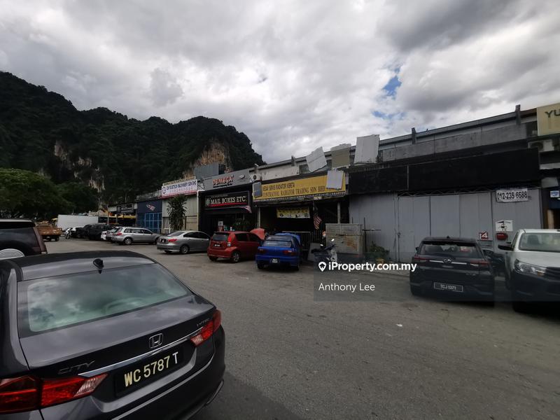 For Rent - Corner Main Road 1.5 sty link factory batu caves mrr2 3400sf 40x80