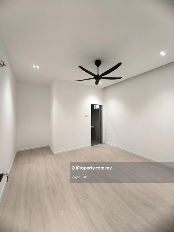 Rumah Teres untuk Dijual di Ujong Pasir, Melaka City oleh Jojo Tan - iProperty.com.my