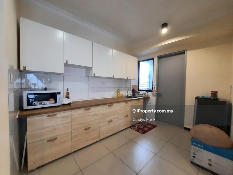 Service Residence for Sale in Woodsbury Suites by Gladys Kock - iProperty.com.my