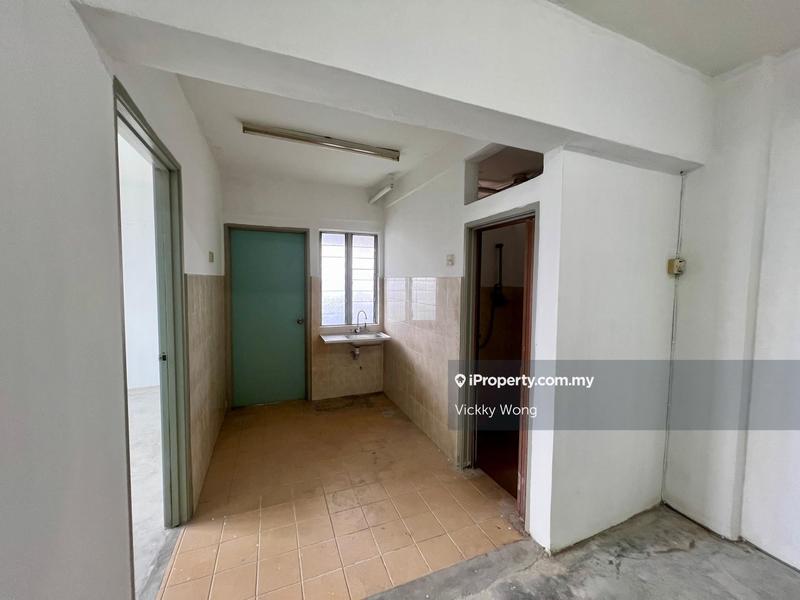 Flat for Sale in Pandan Ria (Block D) by Vickky Wong - iProperty.com.my