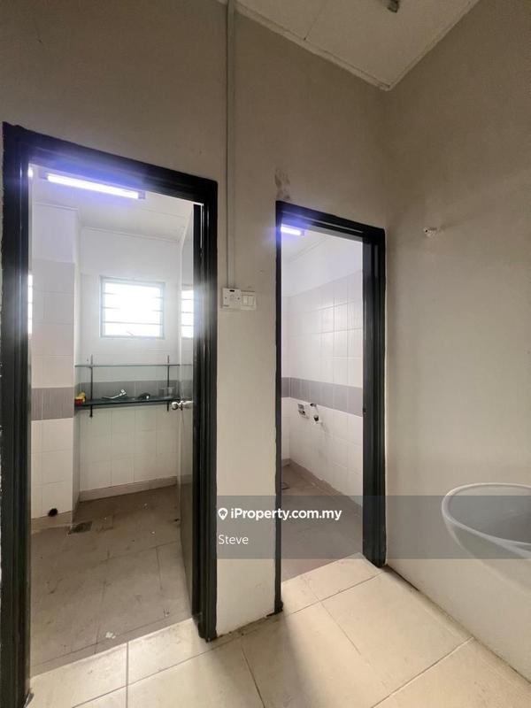 Rumah Berkembar untuk Dijual di Bandar Putra Permai, Seri Kembangan oleh Steve - iProperty.com.my