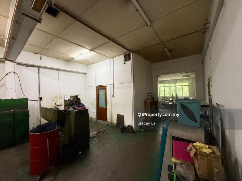 Terrace Factory for Sale in Taman Bukit Serdang, Seri Kembangan by Stacey Lai - iProperty.com.my