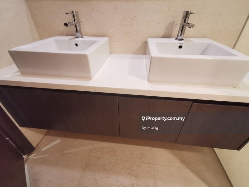 Kediaman Servis untuk Dijual di Regalia Residence oleh Sy Hong - iProperty.com.my