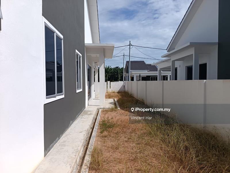 Semi-Detached House for Sale in Taman Bougainvillea, Ayer Tawar by Vincent Har - iProperty.com.my