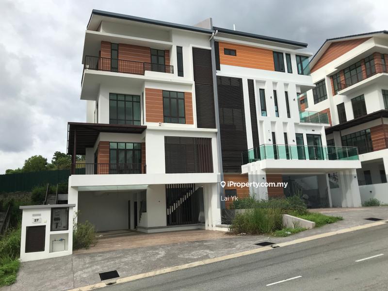 Rumah Berkembar untuk Dijual di Putra Heights, Subang Jaya oleh Lai Yk - iProperty.com.my