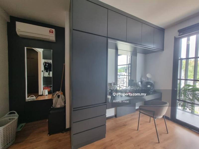 Bungalow House untuk Dijual di Taman Putra Pogun 3 Storey Link Bungalow House, Kota Kinabalu oleh Annie Hee - iProperty.com.my