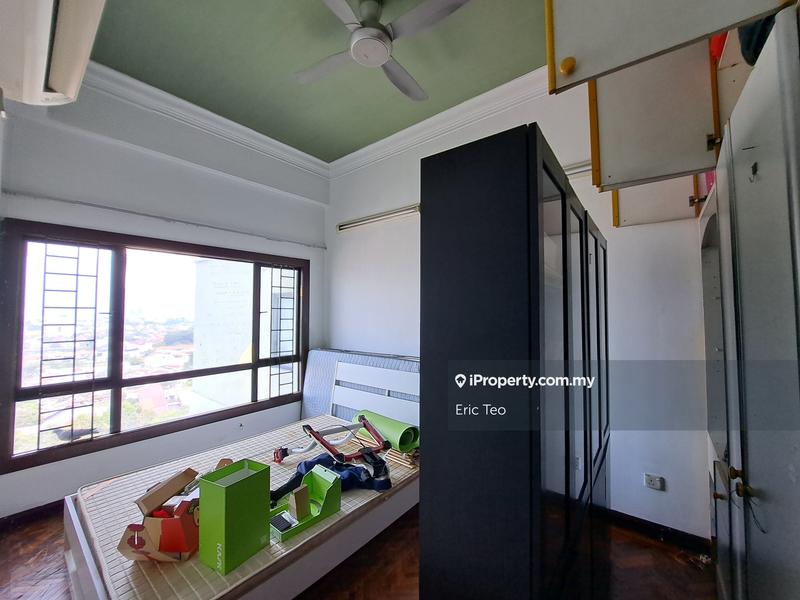 Condominium for Sale in Cameron Towers by Eric Teo - iProperty.com.my