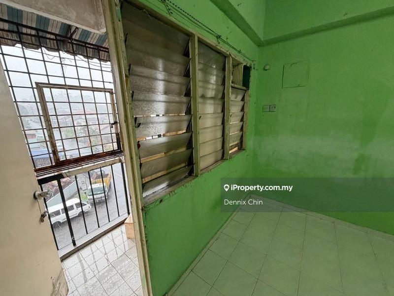 Rumah Pangsa untuk Dijual di Kuchai Jaya Flat oleh Dennix Chin - iProperty.com.my