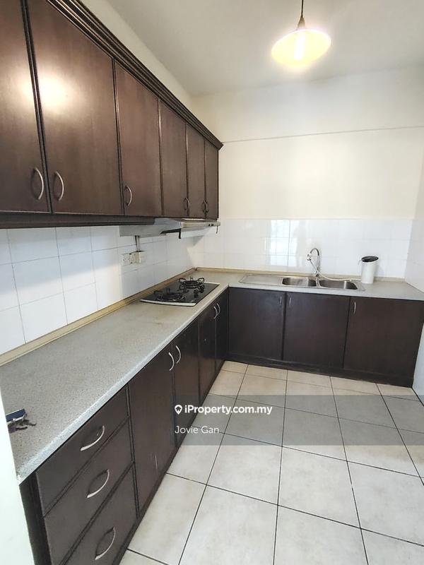 Kondominium untuk Disewa di Perdana View oleh Jovie Gan - iProperty.com.my