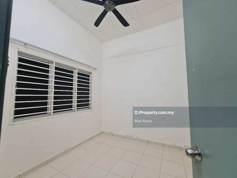 Rumah Berangkai 1 Tingkat untuk Dijual di Seksyen 30, Shah Alam oleh Mat Noor - iProperty.com.my