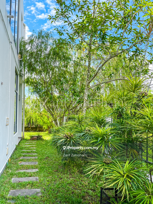 Banglo untuk Dijual di Serdang, Seri Kembangan oleh Zarif Zahisham - iProperty.com.my