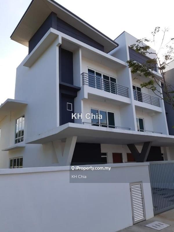 Rumah Berangkai 3 Tingkat untuk Dijual di Kuantan, Pahang oleh KH Chia - iProperty.com.my