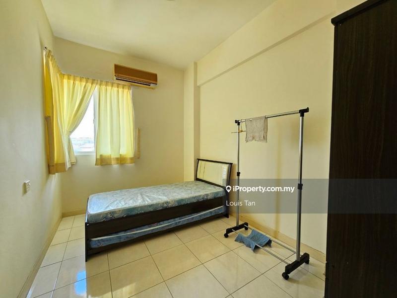 Kondominium untuk Dijual di Gold Coast Resort Condominium oleh Louis Tan - iProperty.com.my