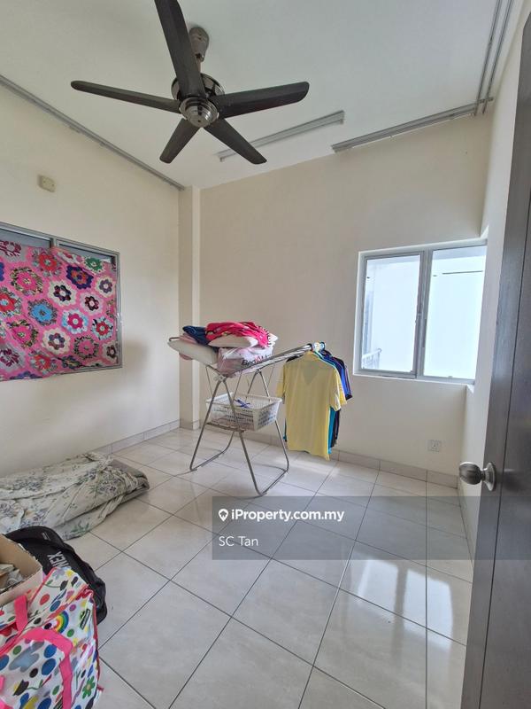 Condominium for Sale in Lagoon Suites by SC Tan - iProperty.com.my