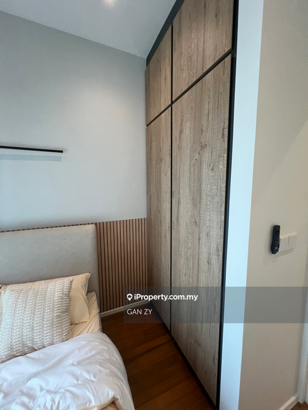 For Sale - 10 Stonor