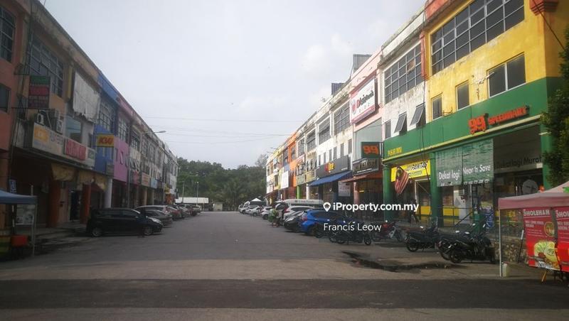 Shop / Office untuk Dijual di Bandar Country Homes, Rawang oleh Francis Leow - iProperty.com.my