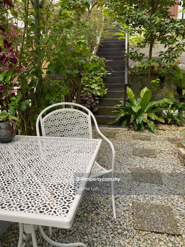 Semi-Detached House for Sale in Equine park, Seri Kembangan by Sophia Loh - iProperty.com.my