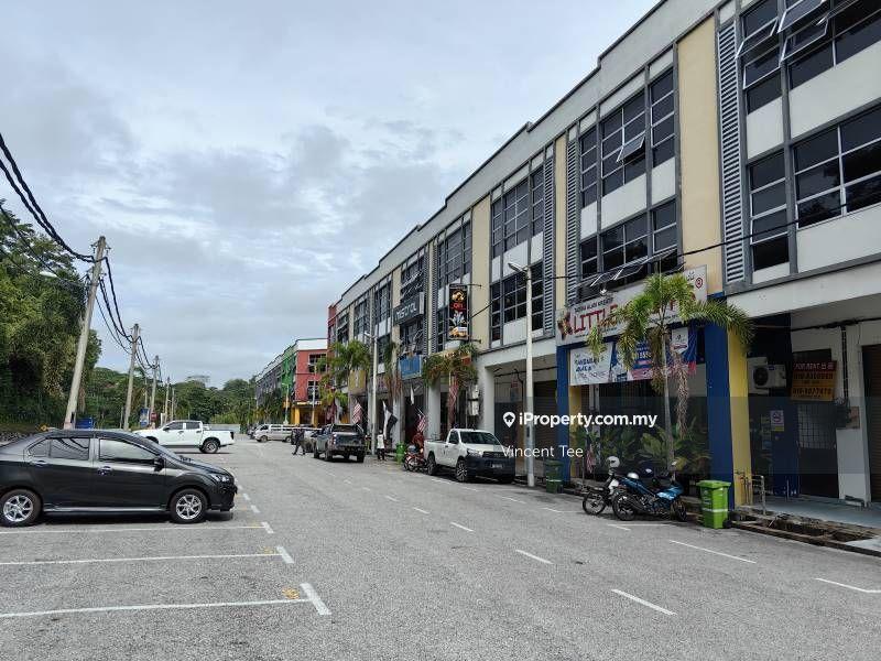 For Rent - 3sty Shop End Lot Facing Mainroad Pusat Perniagaan Kuala Lipis