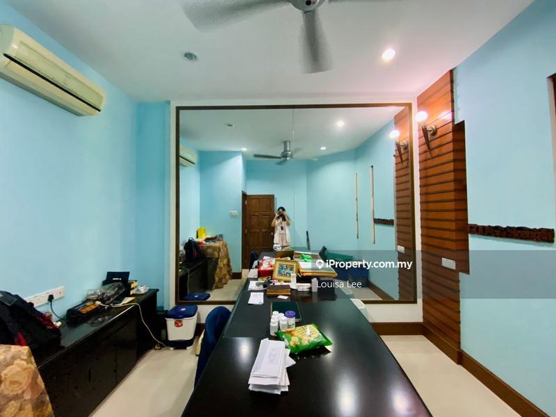 Bungalow House for Sale in Kota Kemuning, Shah Alam by Louisa Lee - iProperty.com.my