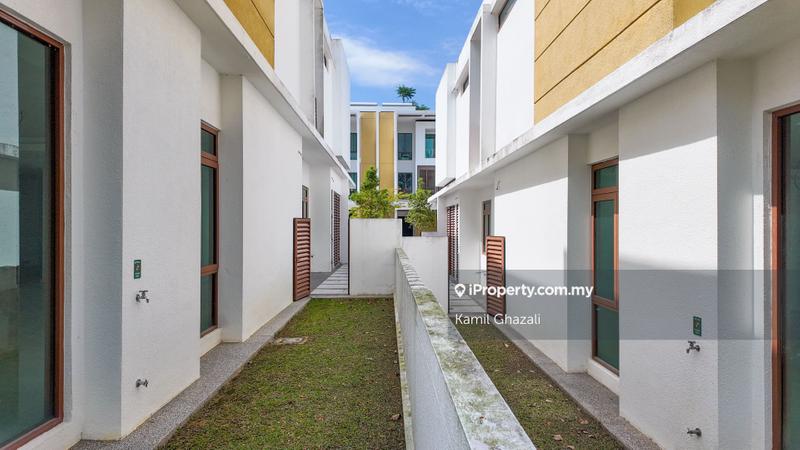 Semi-Detached House for Sale in LAKE VIEW Astana Residence, Presint 8, Presint 8 by Kamil Ghazali - iProperty.com.my