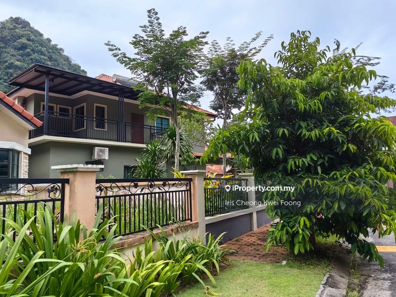 Bungalow House for Sale in Sunway City Ipoh, Ipoh by Iris Cheong Kwei Foong - Side view of house - iProperty.com.my