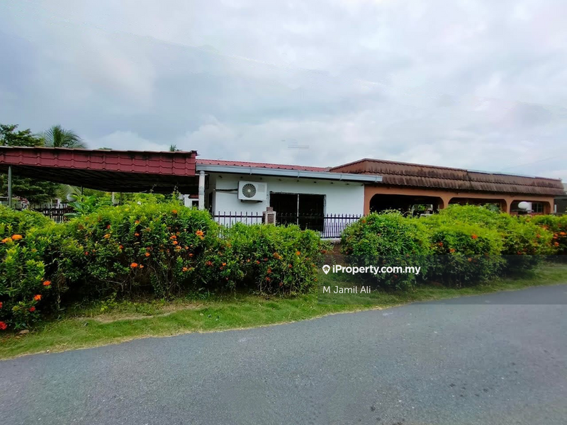 Bungalow House for Sale in Kampung Melayu, Kluang by M Jamil Ali - iProperty.com.my