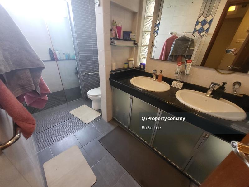 Rumah Berangkai 3 Tingkat untuk Dijual di Taman Salak Selatan, Salak South oleh BoBo Lee - iProperty.com.my