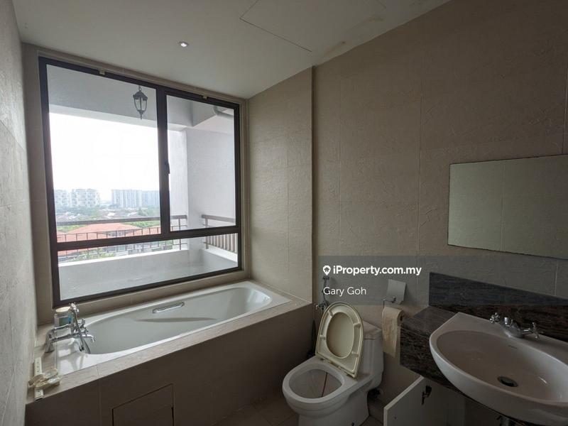 For Sale - Ara Hill Condominium