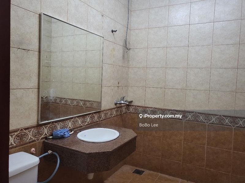 Rumah Berkembar untuk Dijual di Taman United, Jalan Klang Lama (Old Klang Road) oleh BoBo Lee - iProperty.com.my