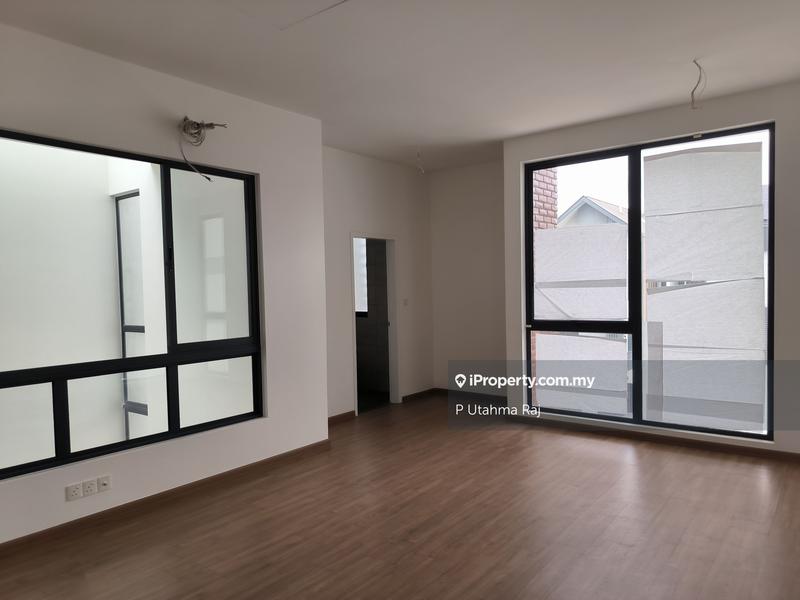 3-storey Terraced House for Sale in Telok Panglima Garang, Selangor by P Utahma Raj - iProperty.com.my