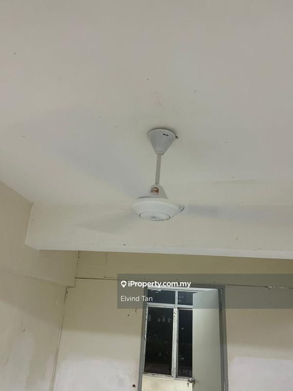 Rumah Pangsa untuk Disewa di Rumah Pangsa Batu Berendam oleh Elvind Tan - iProperty.com.my