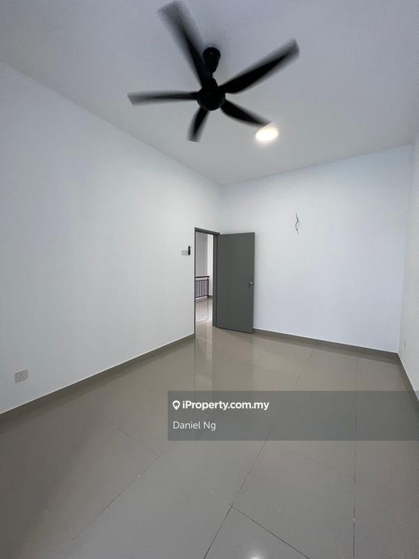 Rumah Bandar untuk Disewa di Taman Orkid Salak Tinggi, Sepang, Dengkil, Dengkil oleh Daniel Ng - iProperty.com.my