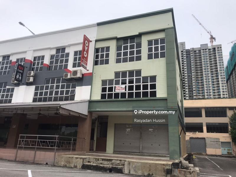 For Sale - 3 Storey Shoplot Endlot Bandar Baru Nilai