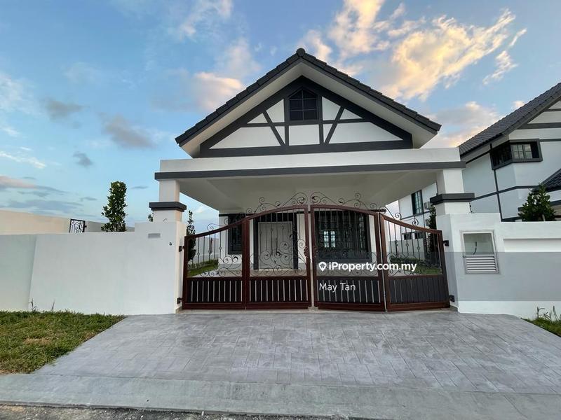 Bungalow House for Sale in Taman Parkland, Kluang by May Tan - iProperty.com.my