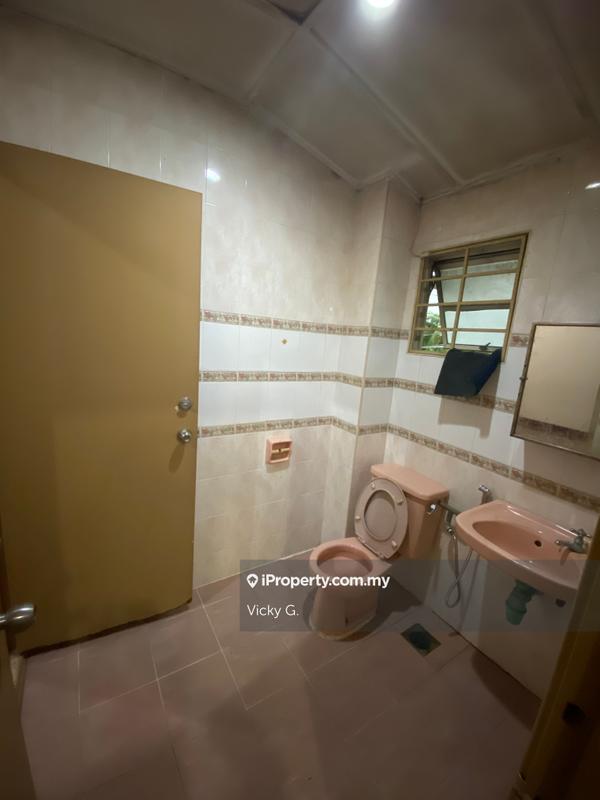 Rumah Teres 2-Tingkat untuk Dijual di Bukit Rahman Putra, Sungai Buloh oleh Vicky G. - iProperty.com.my