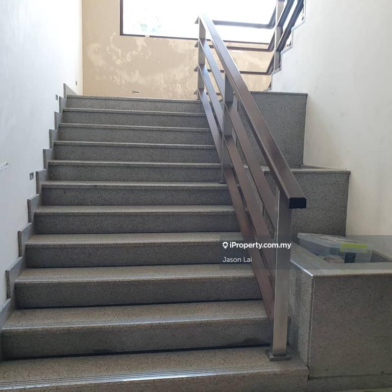 Bungalow House for Sale in Bukit Rahman Putra, Sungai Buloh by Jason Lai - iProperty.com.my