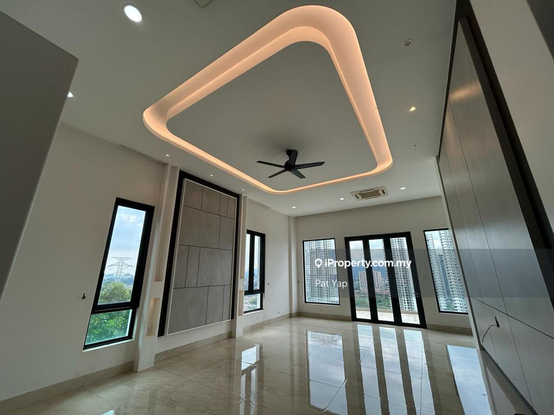Banglo untuk Dijual di Country Heights Damansara, KL City Centre oleh Pat Yap - iProperty.com.my