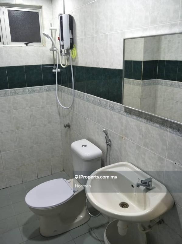 Apartment for Sale in Glory Beach Resort by Norman - iProperty.com.my