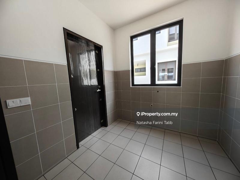 Rumah Berangkai 2 Tingkat untuk Dijual di Pekan Sepang, Sepang oleh Natasha Farini Talib - iProperty.com.my