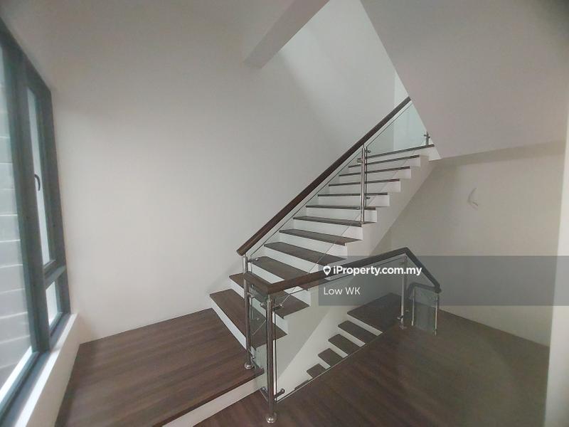 Rumah Berangkai 3 Tingkat untuk Dijual di Happy Garden, Kuchai Lama oleh Low WK - iProperty.com.my