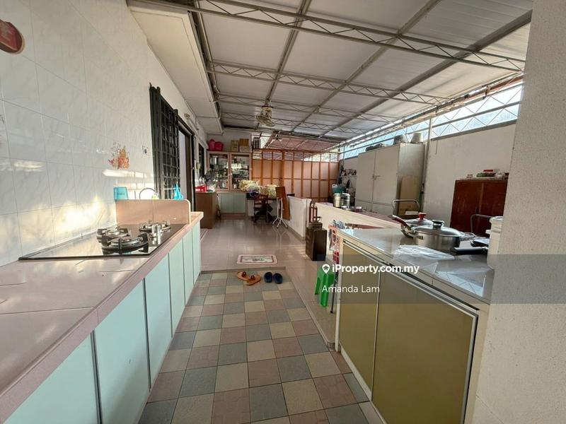 Semi-Detached House for Sale in Taman Free School, Jelutong by Amanda Lam - iProperty.com.my