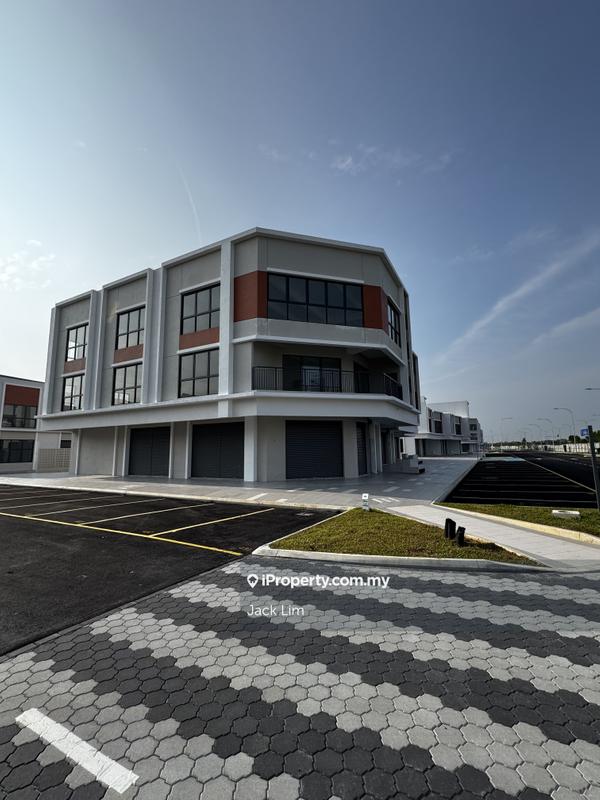 For Rent - Uptown Square