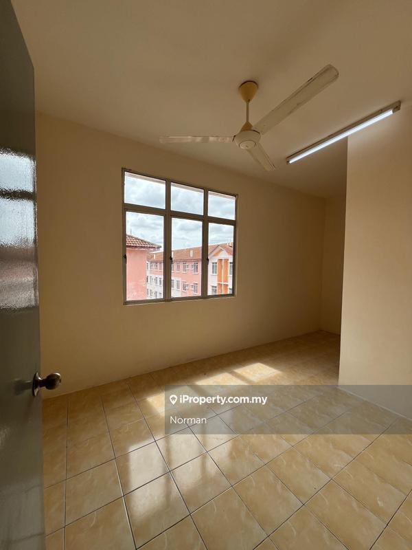 1-storey Terraced House for Sale in [SEREMBAN PUTRA APARTMENT] Full Loan with Cashback, Sikamat by Norman - iProperty.com.my