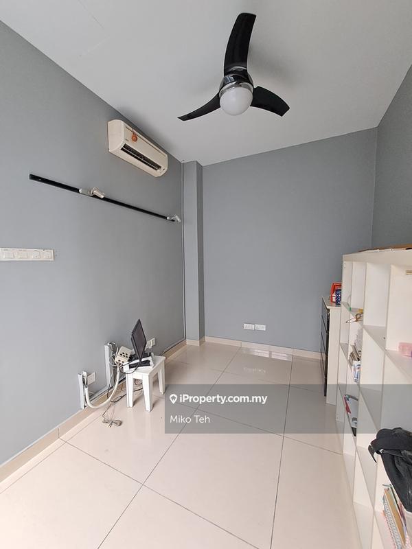 Rumah Teres 2-Tingkat untuk Dijual di Taman Lestari Putra, Seri Kembangan oleh Miko Teh - iProperty.com.my