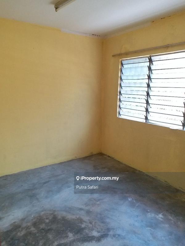 Flat for Sale in Flat PKNS Seksyen 8 by Putra Safari - iProperty.com.my